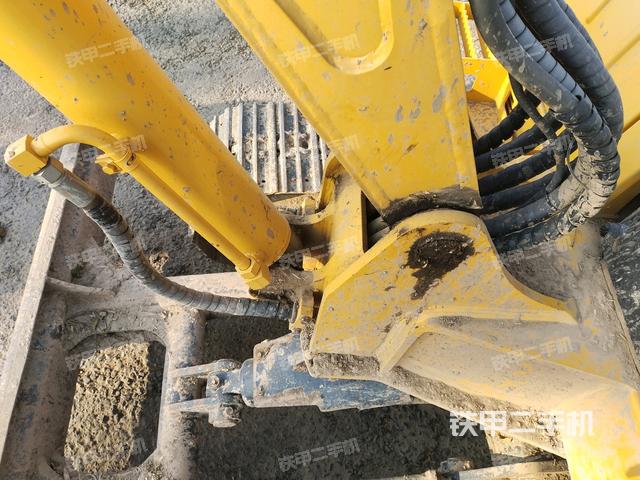 大臂根部?斜（工作和回轉(zhuǎn)裝置）