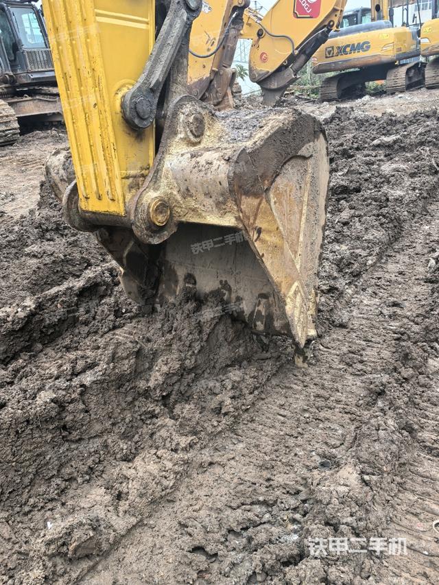 小臂整體左后（工作和回轉(zhuǎn)裝置）