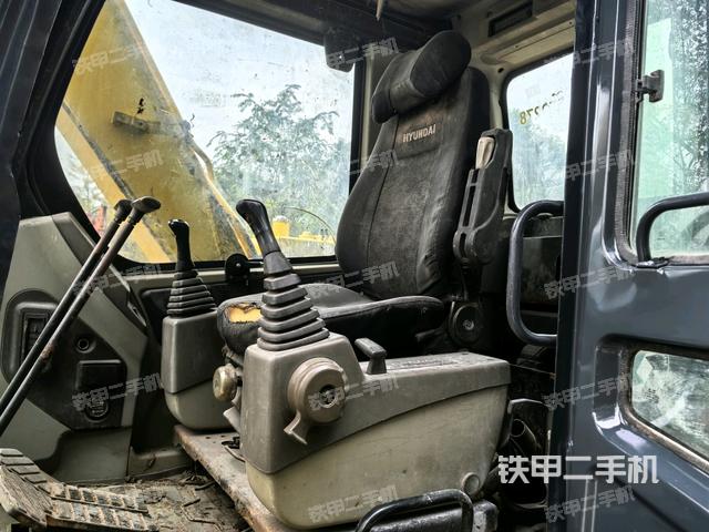 ?駕駛室正側(cè)（駕駛室部分）