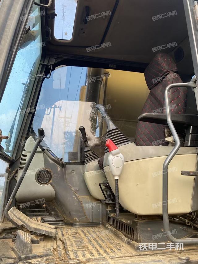 駕駛室整體（整機(jī)外觀）