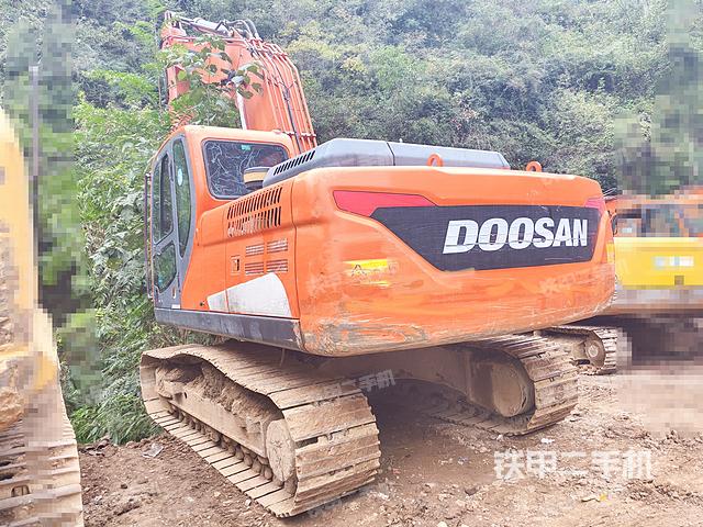 斗山DX215-9C挖掘机