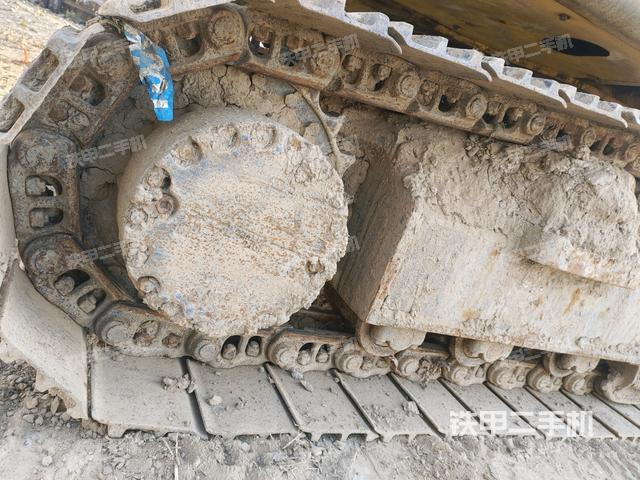 右驅(qū)動輪（行走機(jī)構(gòu)）