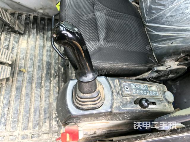 座椅左側(cè)控制臺(tái)/音響/含左手柄（駕駛室部分）