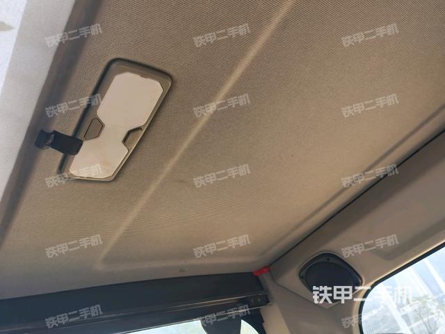 左后方玻璃角标（驾驶室部分）