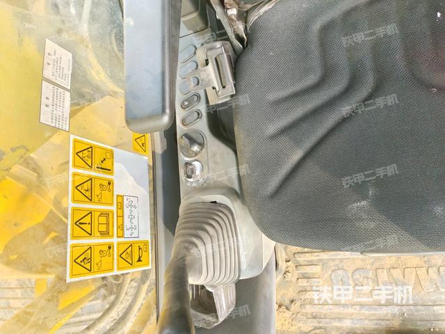 座椅左側(cè)控制臺/音響/含左手柄（駕駛室部分）