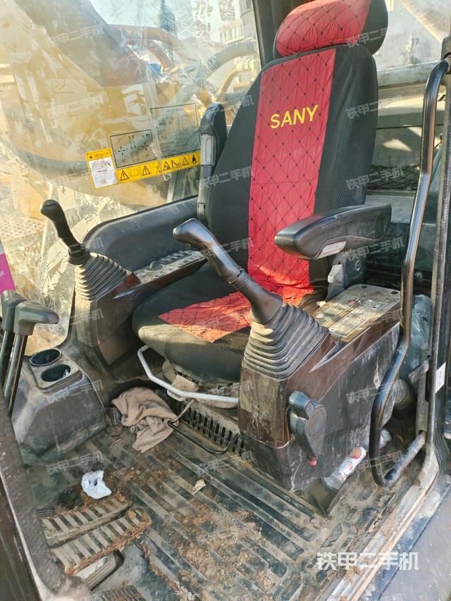 驾驶室正侧（驾驶室部分）