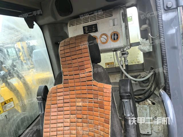 后窗玻璃角標(biāo)（駕駛室部分）