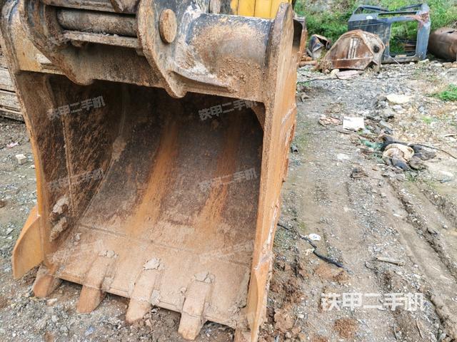 大臂整体 右侧（工作和回转装置）