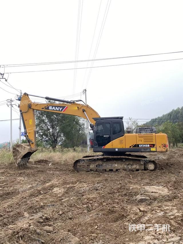三一重工SY245H挖掘機(jī)