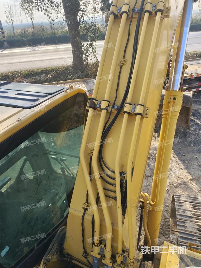 大臂背部俯視（工作和回轉(zhuǎn)裝置）