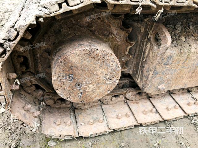 右驅(qū)動輪（行走機(jī)構(gòu)）