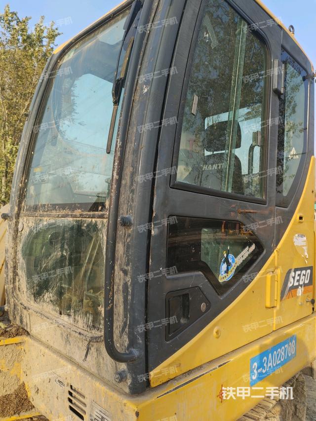  驾驶室正侧（驾驶室部分）