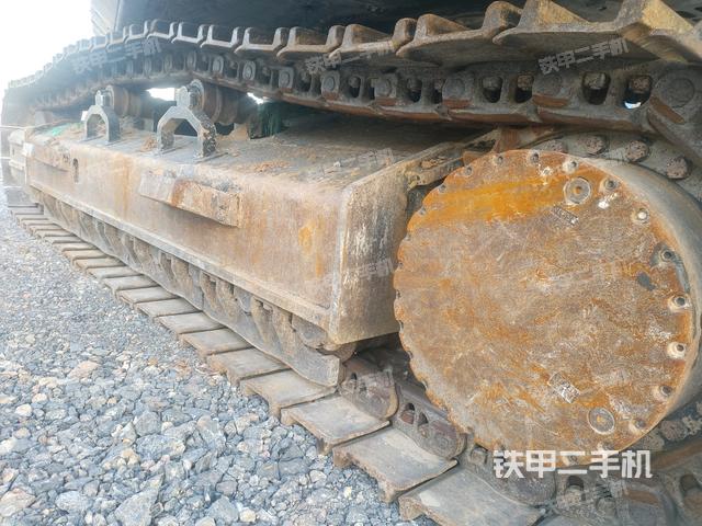 左側(cè)履帶整體?（行走機(jī)構(gòu)）