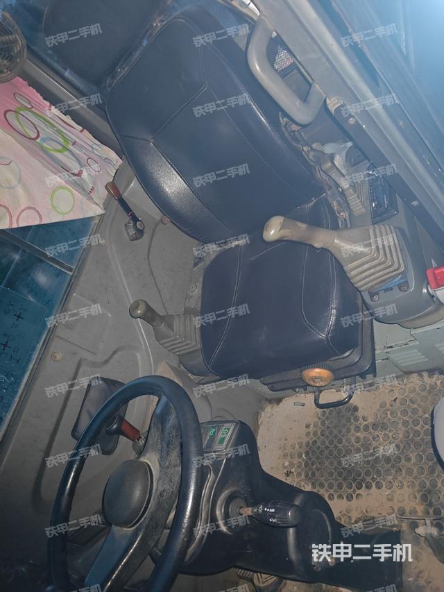 驾驶室整体（整机外观）