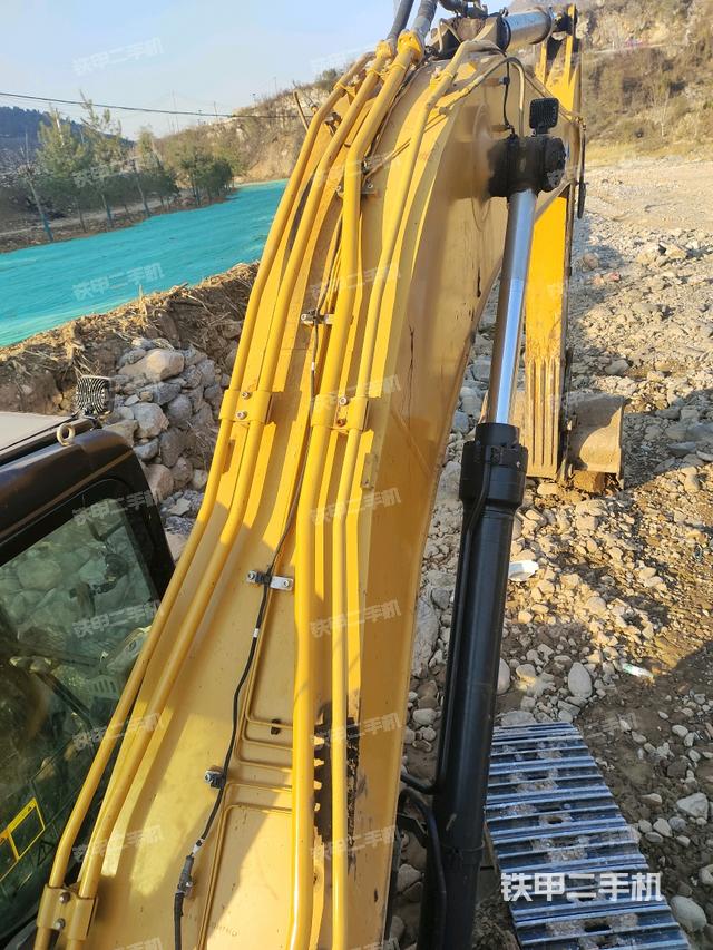 大臂背部俯視（工作和回轉(zhuǎn)裝置）