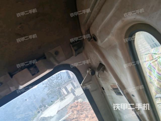 后窗玻璃角标（驾驶室部分）