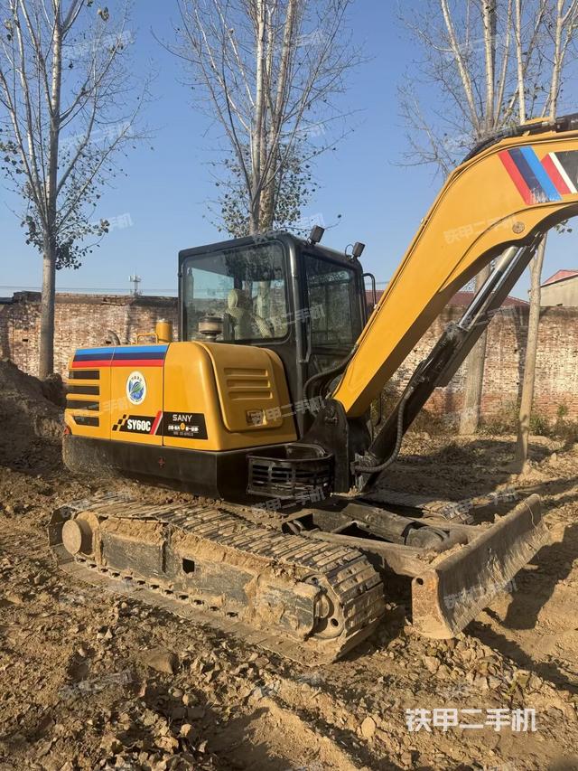 駕駛室整體（整機(jī)外觀）