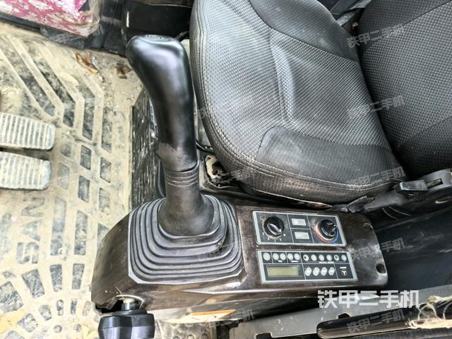 座椅左側控制臺/音響/含左手柄（駕駛室部分）