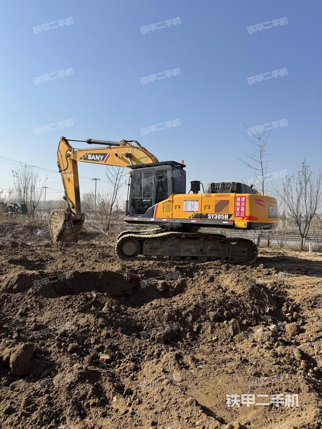 三一重工SY305C挖掘机