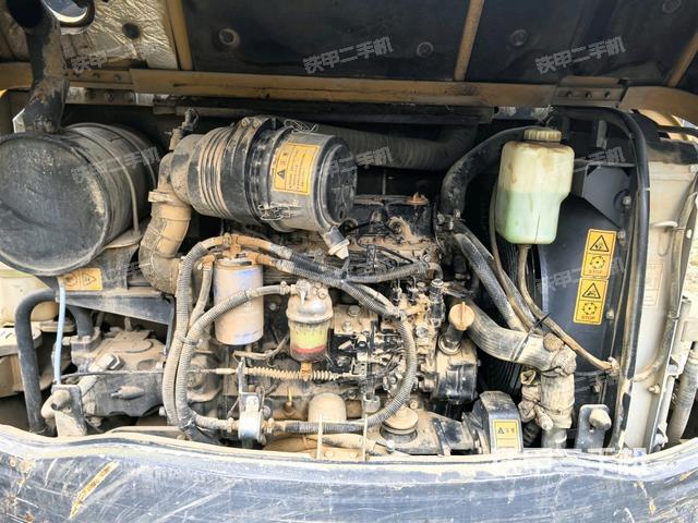 發(fā)動(dòng)機(jī)室（上車部件）