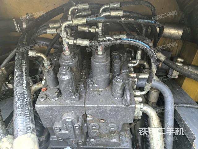 駕駛室頂部俯視（上車部件）