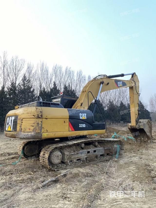駕駛室頂部（整機外觀）