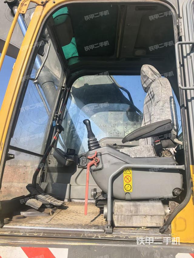 驾驶室整体（整机外观）