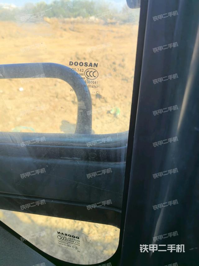 驾驶室左前45度（驾驶室部分）