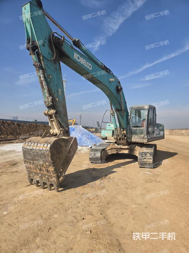 神鋼SK250-8挖掘機(jī)