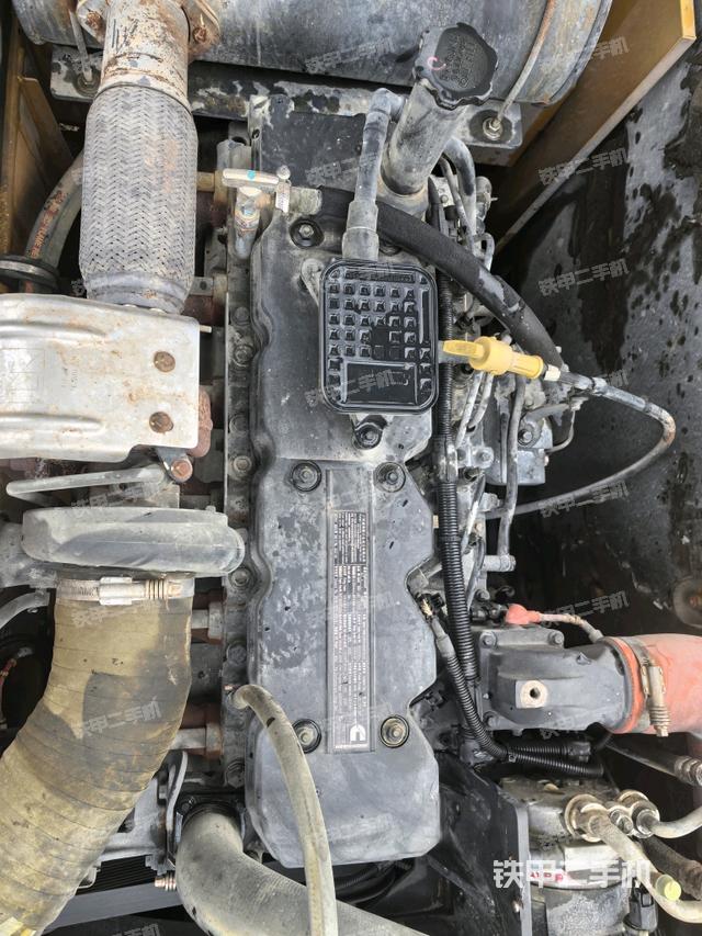 氣門室蓋螺絲特寫（上車部件）