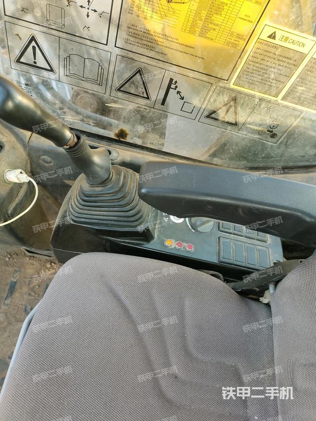 座椅左側(cè)控制臺(tái)/音響/含左手柄（駕駛室部分）