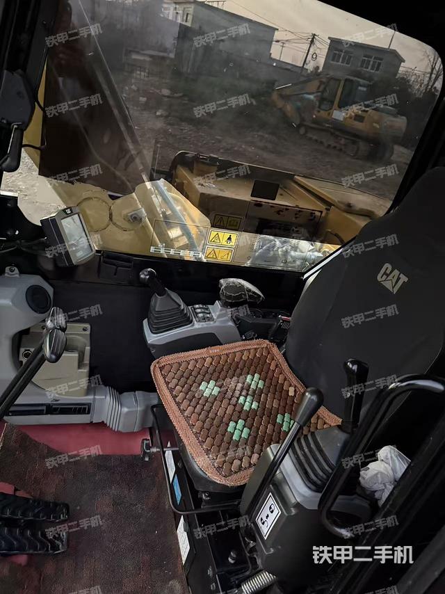 駕駛室整體（整機(jī)外觀）