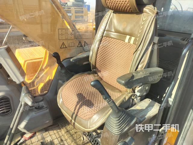 駕駛室整體（整機外觀）