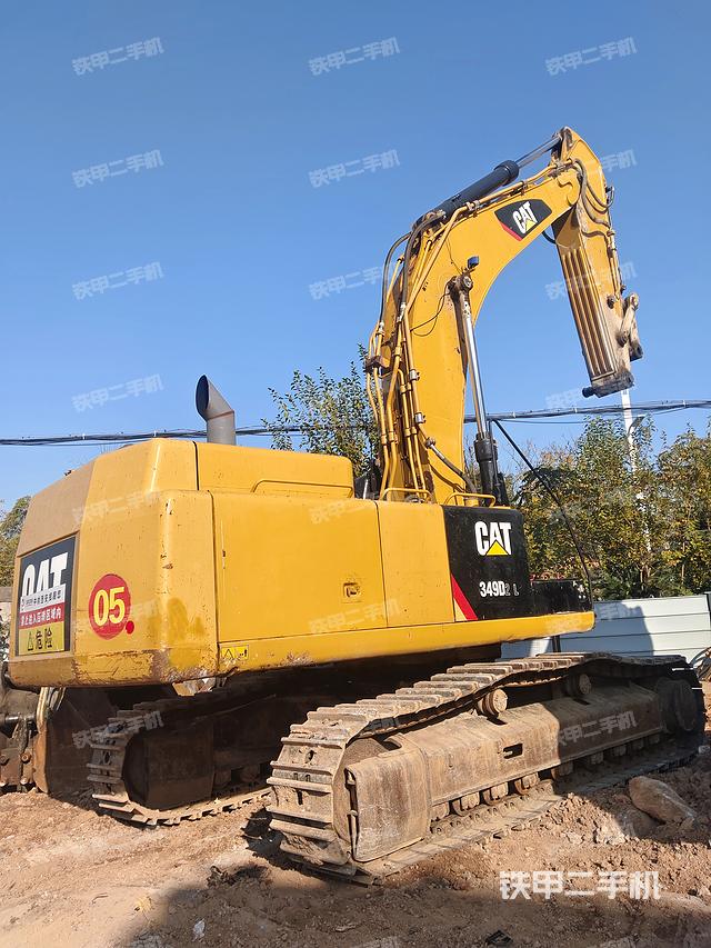 液壓泵艙室正面整體（整機(jī)外觀）