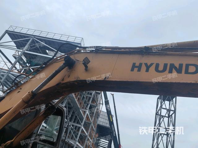 大臂整体 右侧（工作和回转装置）