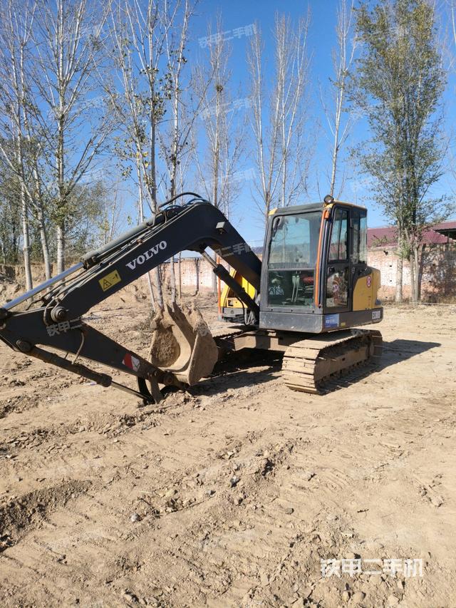 沃尔沃EC80D挖掘机