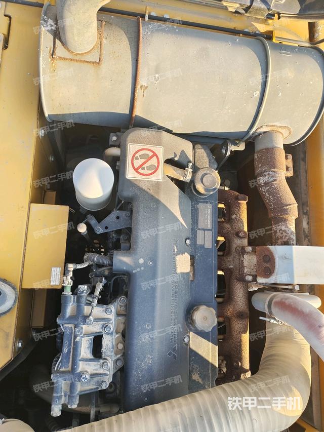 發(fā)動(dòng)機(jī)室（上車部件）