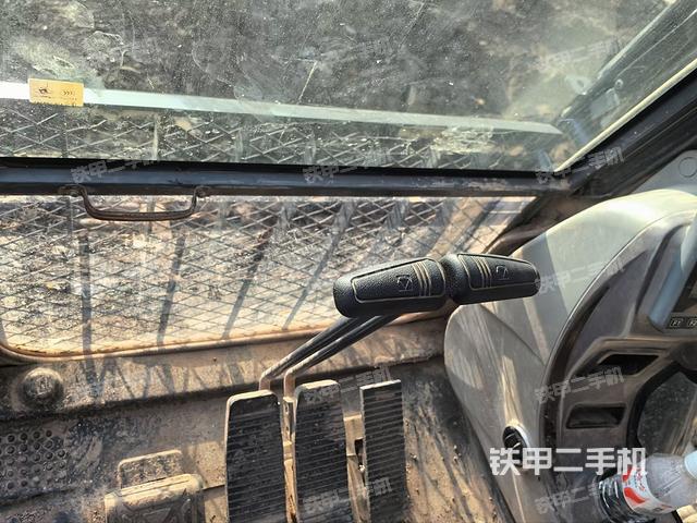 后窗玻璃角标（驾驶室部分）