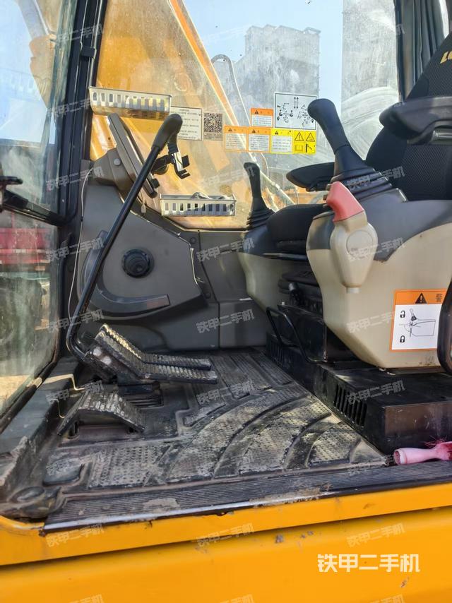 驾驶室整体（整机外观）