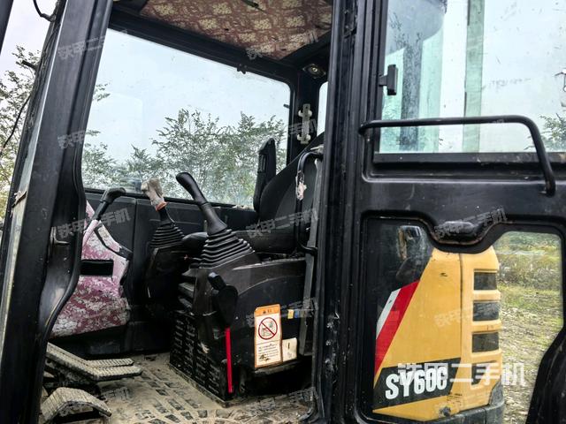 ?駕駛室正側（駕駛室部分）