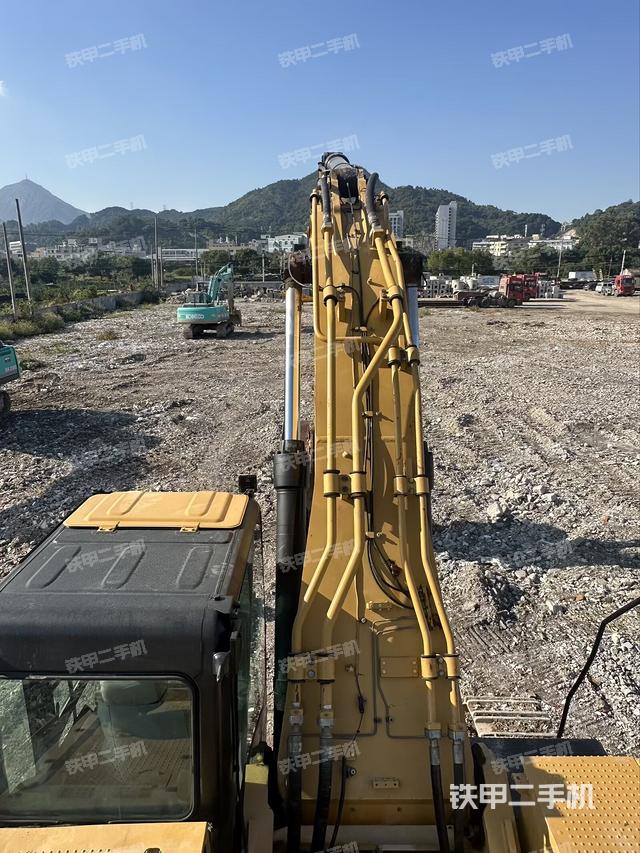 駕駛室頂部（整機(jī)外觀）