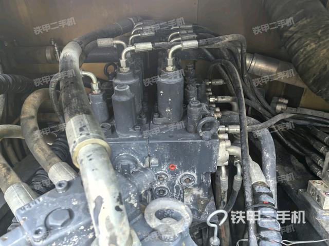 駕駛室頂部俯視（上車部件）