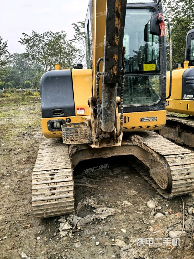 轉(zhuǎn)盤和下車架正前（工作和回轉(zhuǎn)裝置）