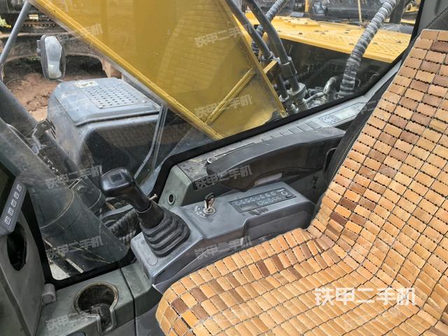 座椅左側(cè)控制臺/音響/含左手柄（駕駛室部分）