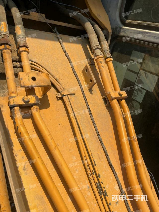 小臂整体左后（工作和回转装置）