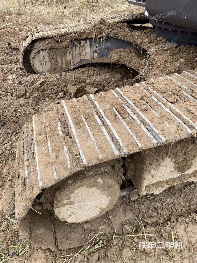 單側(cè)履帶整體（整機(jī)外觀）