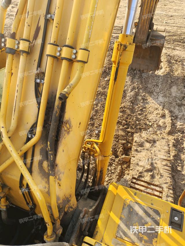 大臂背部俯視（工作和回轉(zhuǎn)裝置）