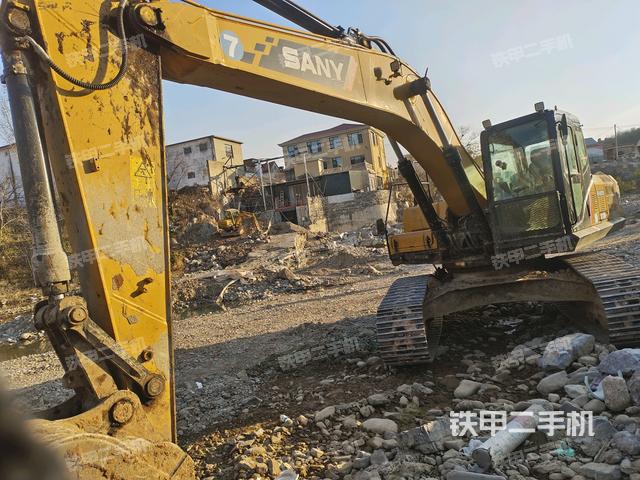 三一重工SY245H挖掘機(jī)