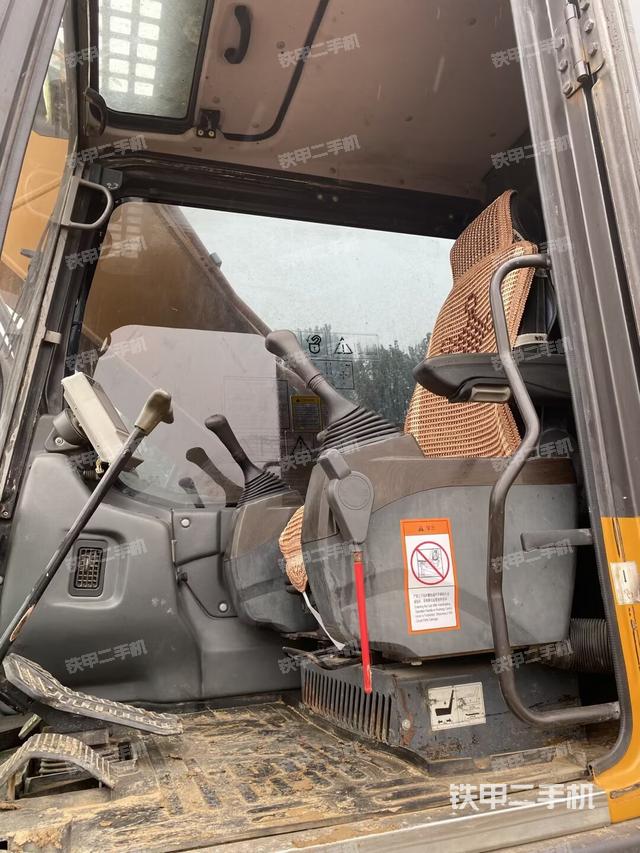 駕駛室整體（整機(jī)外觀）