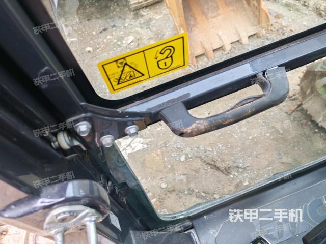 座椅后部（驾驶室部分）